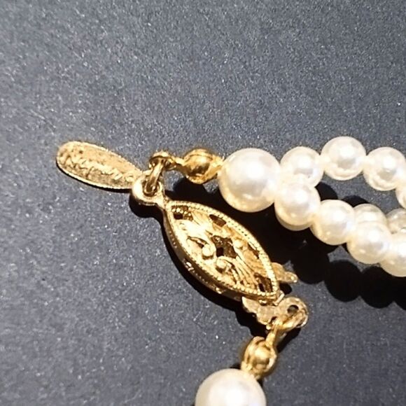 Vintage Napier Twisted Graduated White Faux Pearl Necklace - Picture 6 of 7